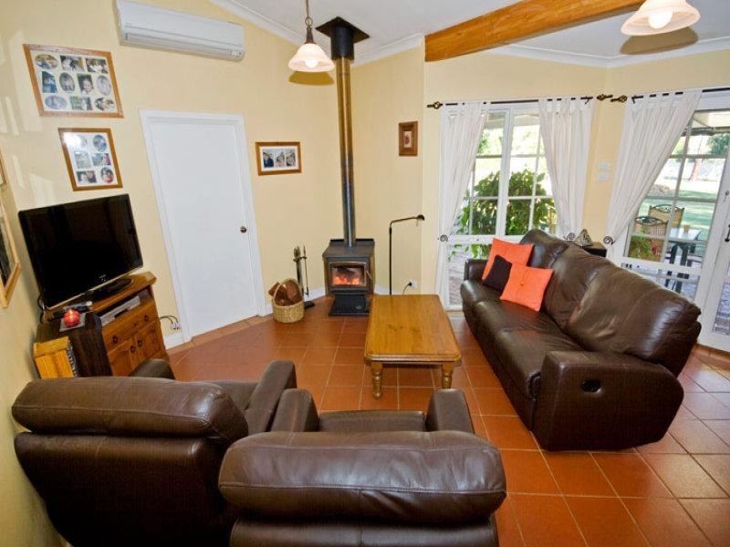 119 Railway Road, Gooseberry Hill WA 6076