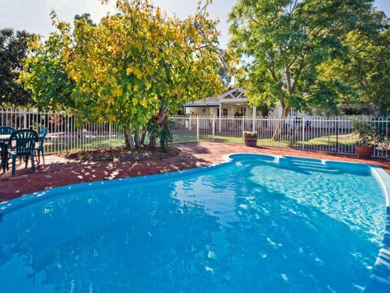 119 Railway Road, Gooseberry Hill WA 6076