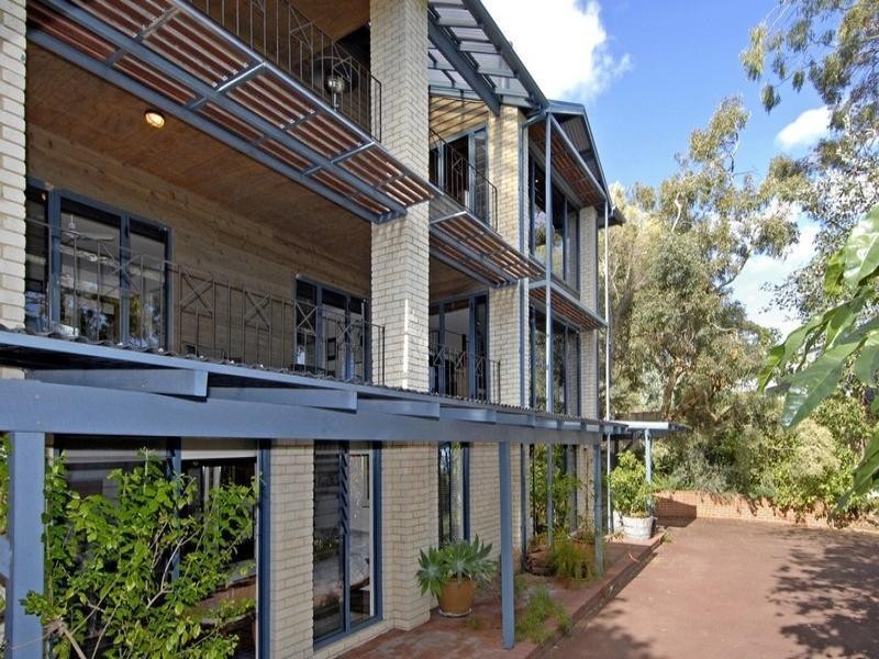 68 Gooseberry Hill Road, Gooseberry Hill WA 6076