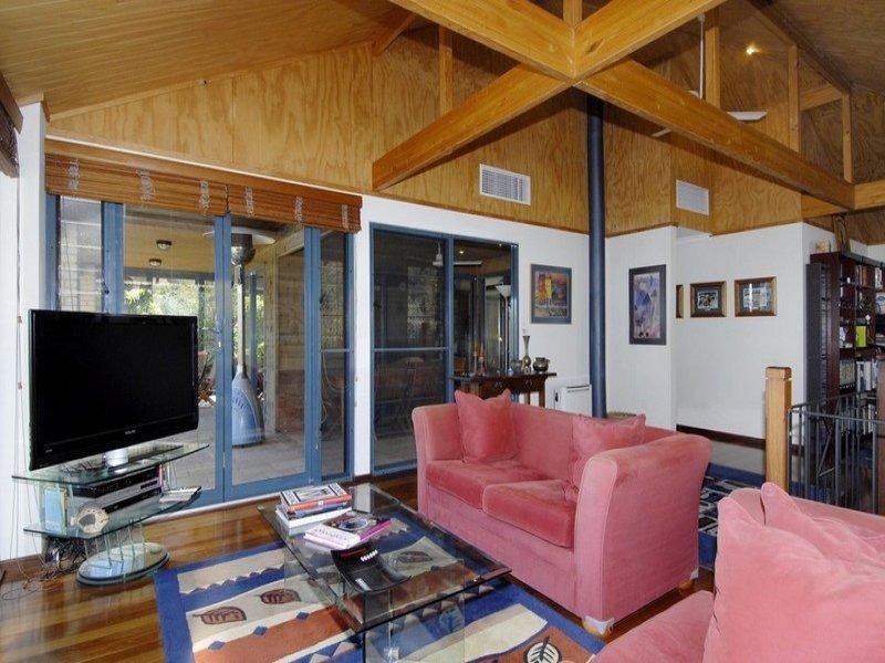 68 Gooseberry Hill Road, Gooseberry Hill WA 6076