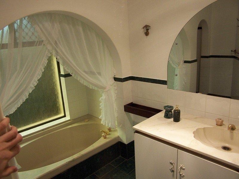 8 Sisely Road, Gooseberry Hill WA 6076