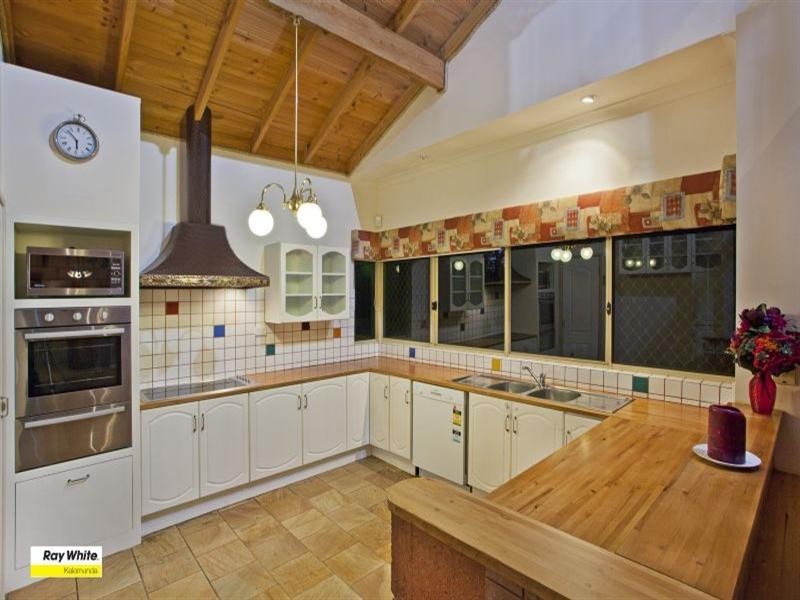 18 Lascelles Parade, Gooseberry Hill WA 6076