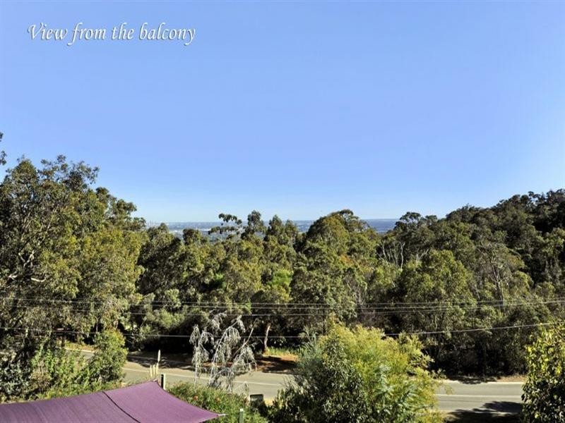 18 Lascelles Parade, Gooseberry Hill WA 6076