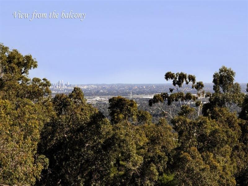 18 Lascelles Parade, Gooseberry Hill WA 6076