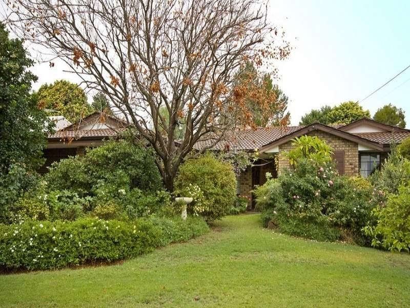 75 Snowball Road, Kalamunda WA 6076