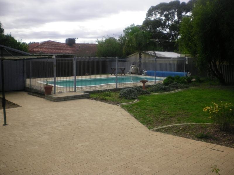 22 Corella Street, Lesmurdie WA 6076