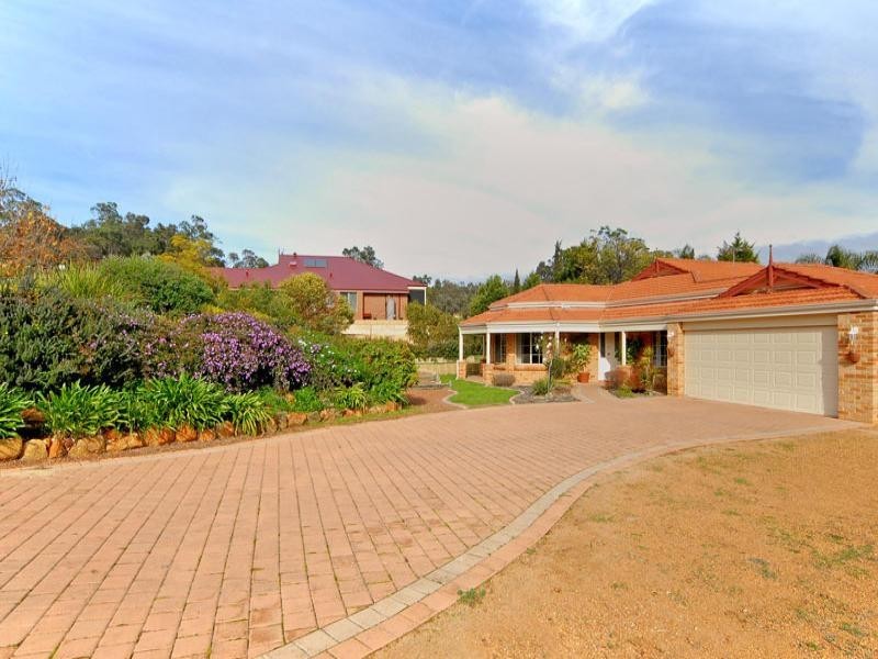 5 Logie Vale, Lesmurdie WA 6076