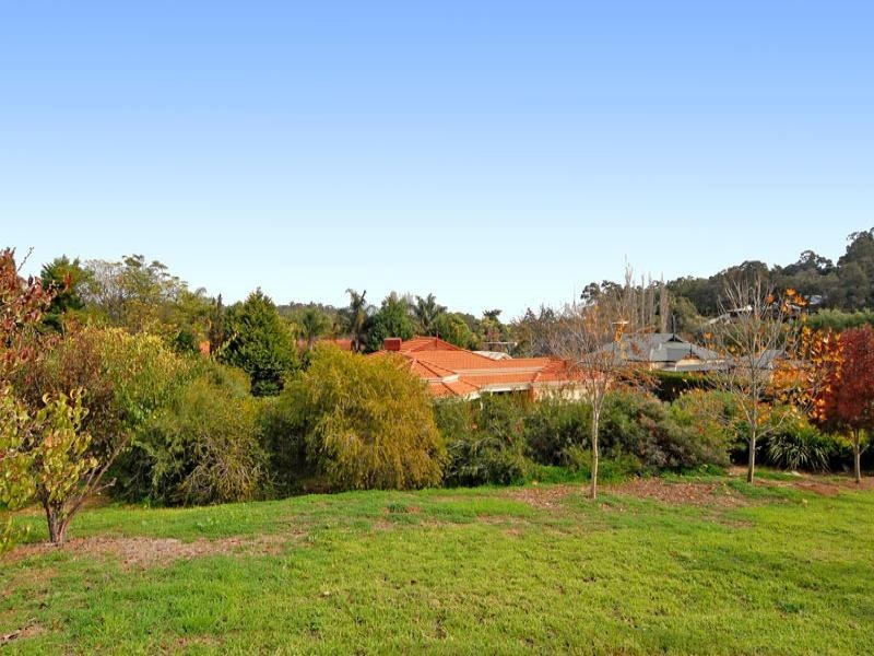 5 Logie Vale, Lesmurdie WA 6076