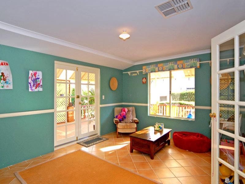 5 Logie Vale, Lesmurdie WA 6076