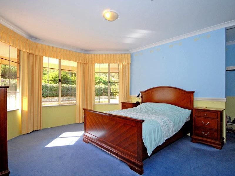 5 Logie Vale, Lesmurdie WA 6076