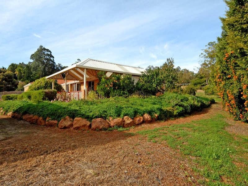 5 Logie Vale, Lesmurdie WA 6076