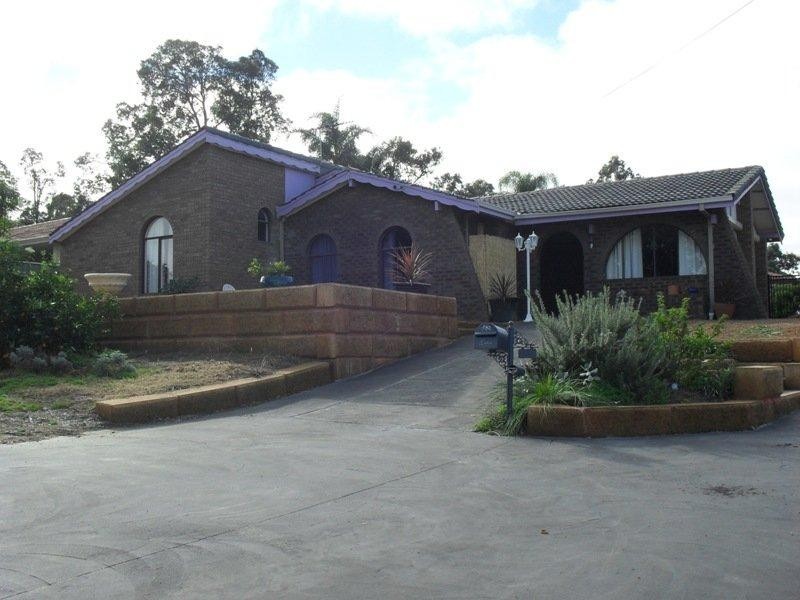 54 Armour Way, Lesmurdie WA 6076