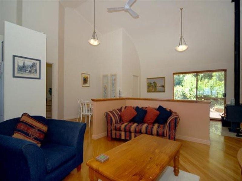 21 Grenville Road, Gooseberry Hill WA 6076