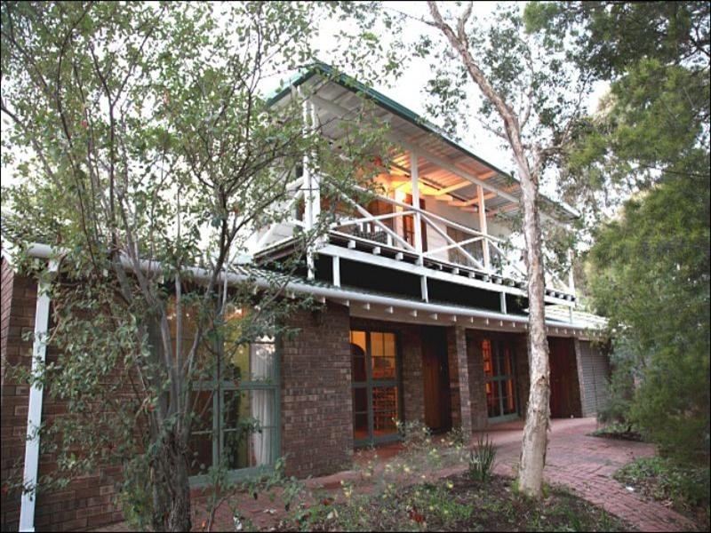 11 Northolt Street, Lesmurdie WA 6076