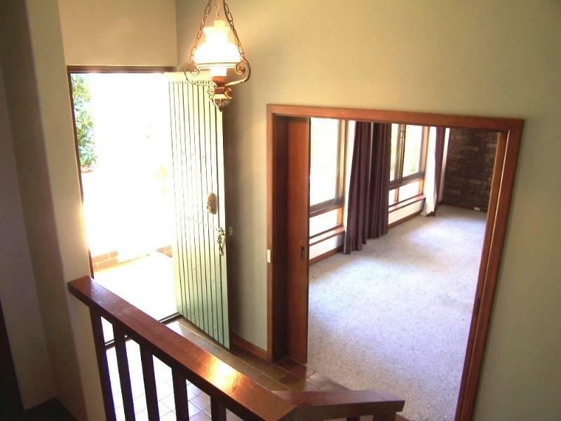 11 Burrinjuck Road, Gooseberry Hill WA 6076