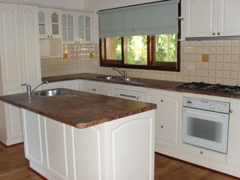 10 Kathleen Close, Maida Vale WA 6057