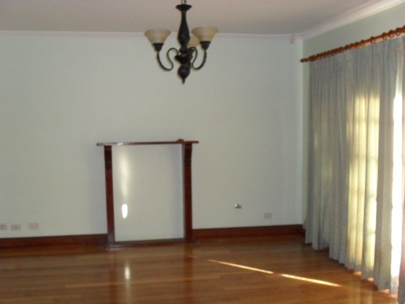 10 Kathleen Close, Maida Vale WA 6057