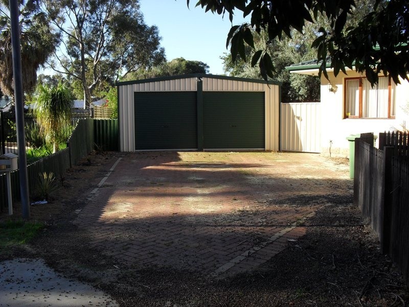 10 Kathleen Close, Maida Vale WA 6057