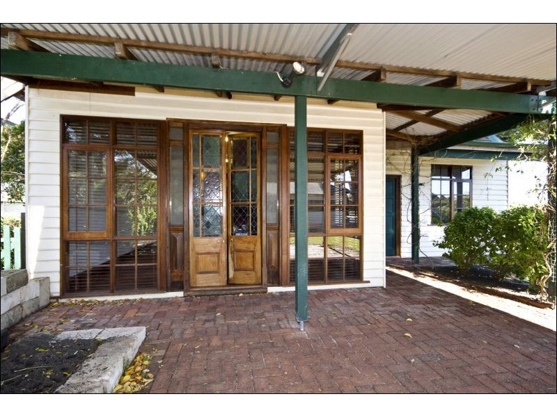 19 Elizabeth Street, Kalamunda WA 6076