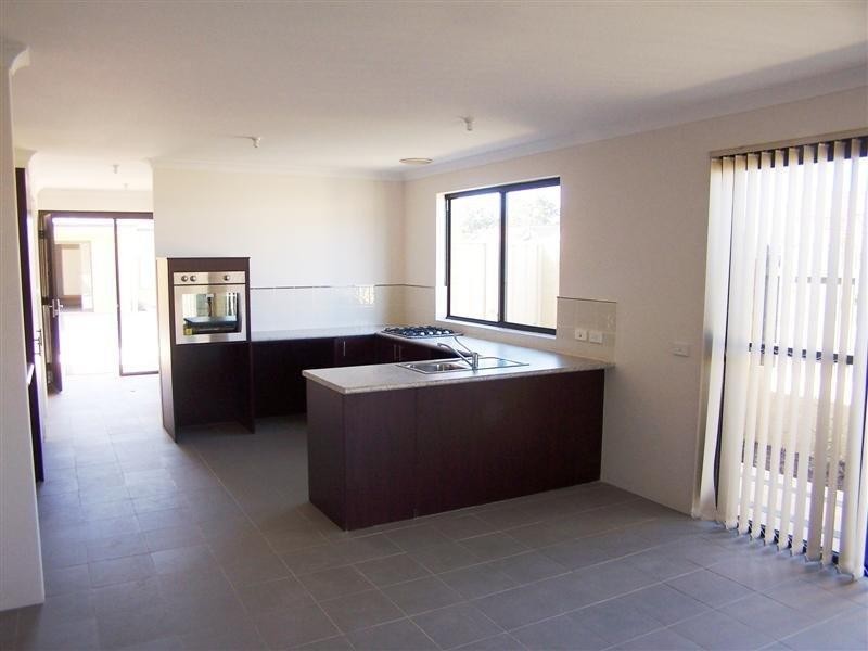 U4 21 Maida Vale Road, Maida Vale WA 6057