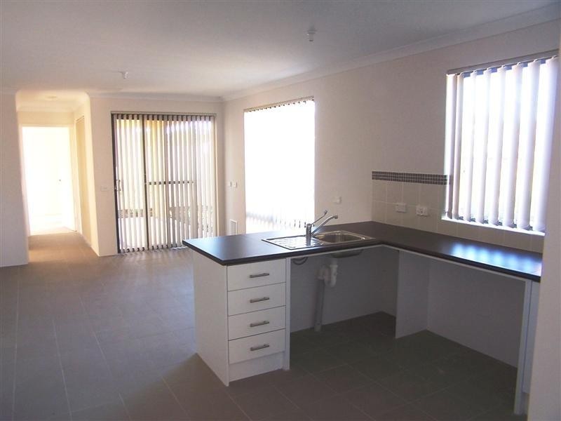 U4 21 Maida Vale Road, Maida Vale WA 6057