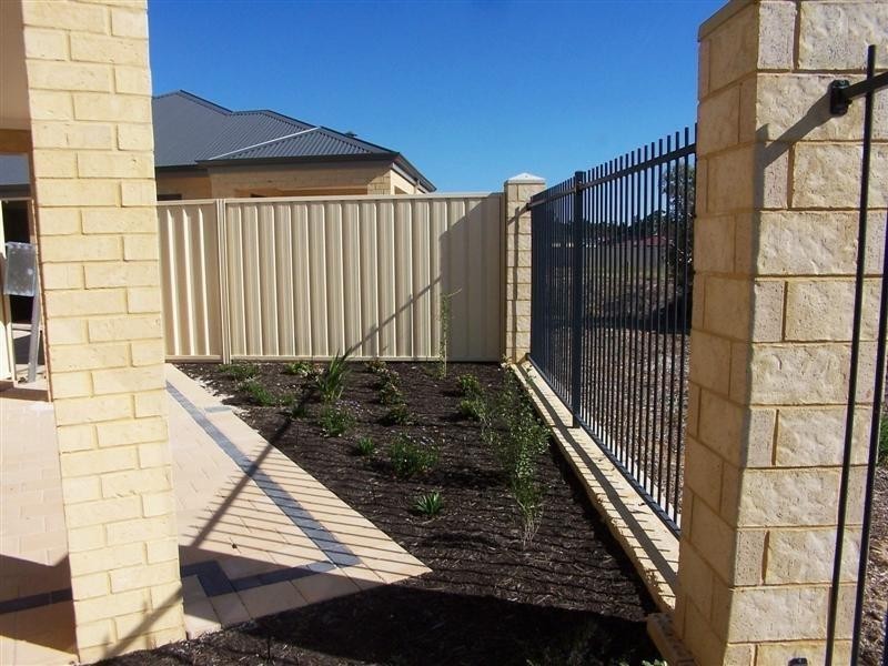 U4 21 Maida Vale Road, Maida Vale WA 6057