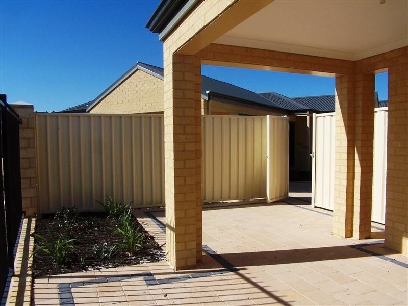 U4 21 Maida Vale Road, Maida Vale WA 6057