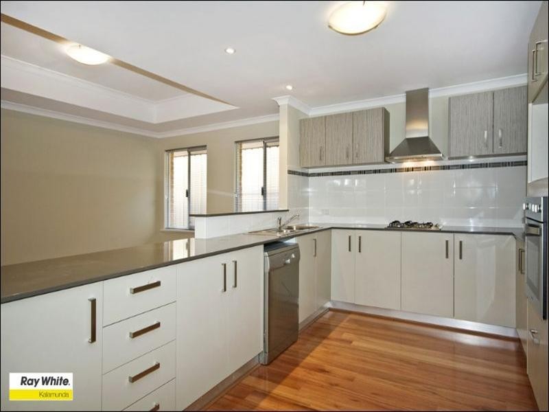 2/ 14 Heath Road, Kalamunda WA 6076