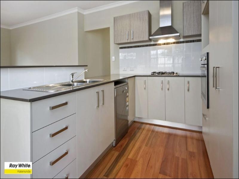 2/ 14 Heath Road, Kalamunda WA 6076