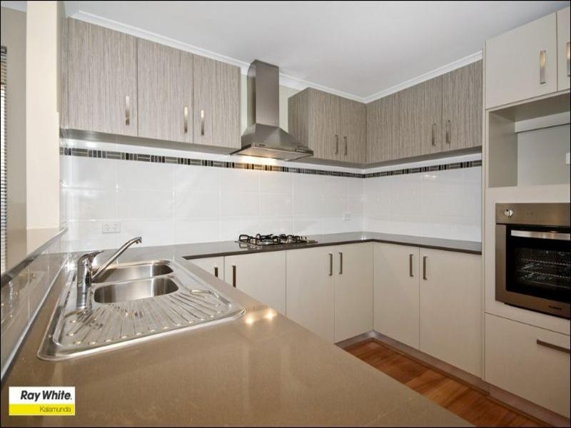 2/ 14 Heath Road, Kalamunda WA 6076