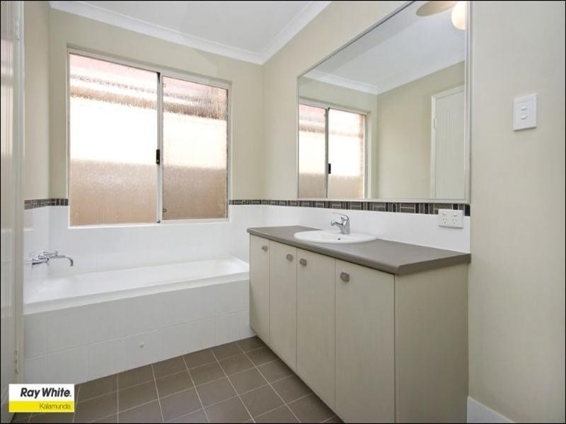 2/ 14 Heath Road, Kalamunda WA 6076