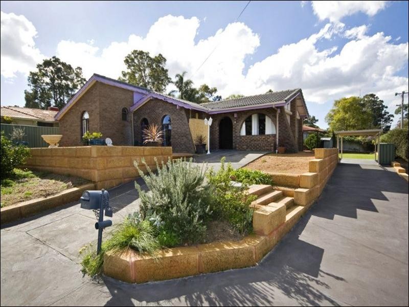 54 Armour Way, Lesmurdie WA 6076