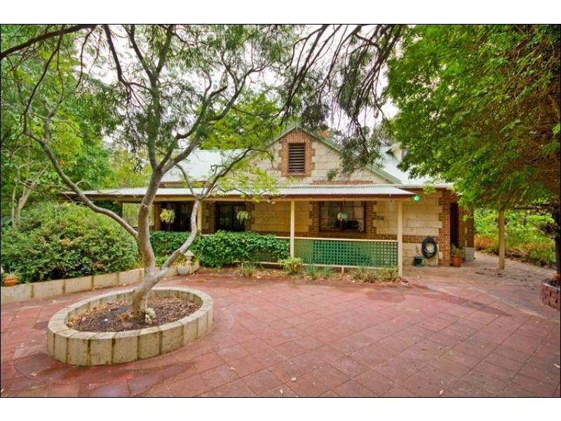 31 Schmitt Road, Kalamunda WA 6076