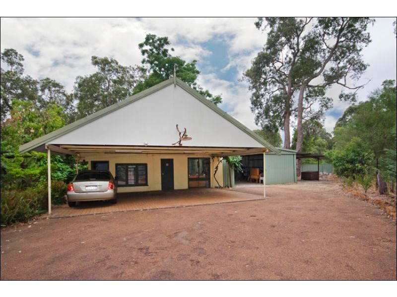 31 Schmitt Road, Kalamunda WA 6076