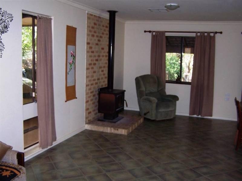 14 Goodall Street, Lesmurdie WA 6076