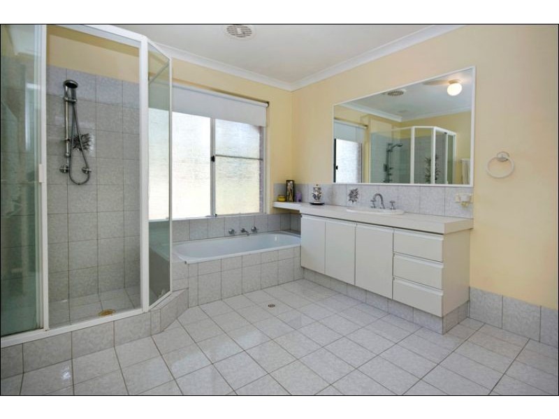 11 Orange Valley Road, Kalamunda WA 6076