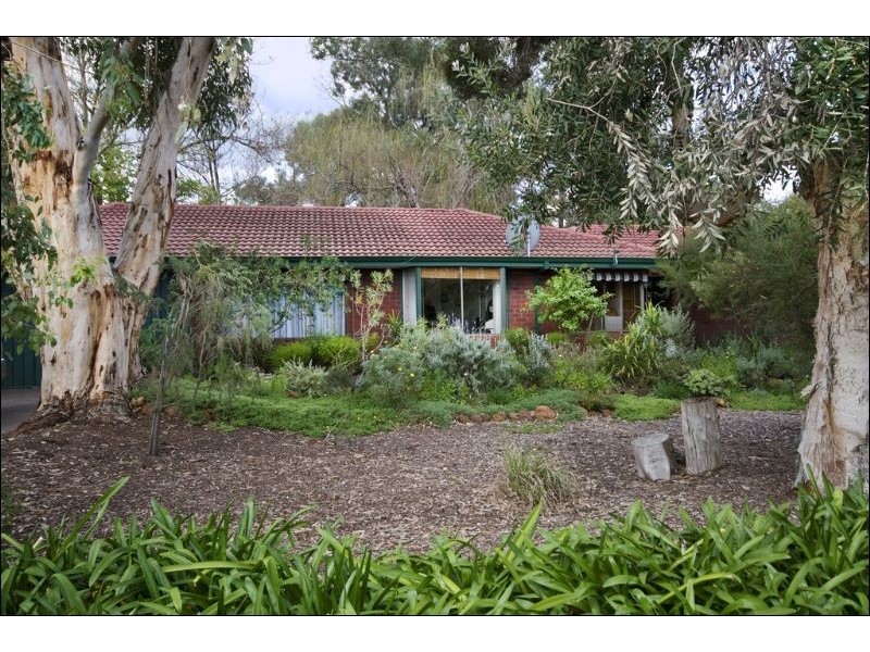 1 Booligal Street, Lesmurdie WA 6076