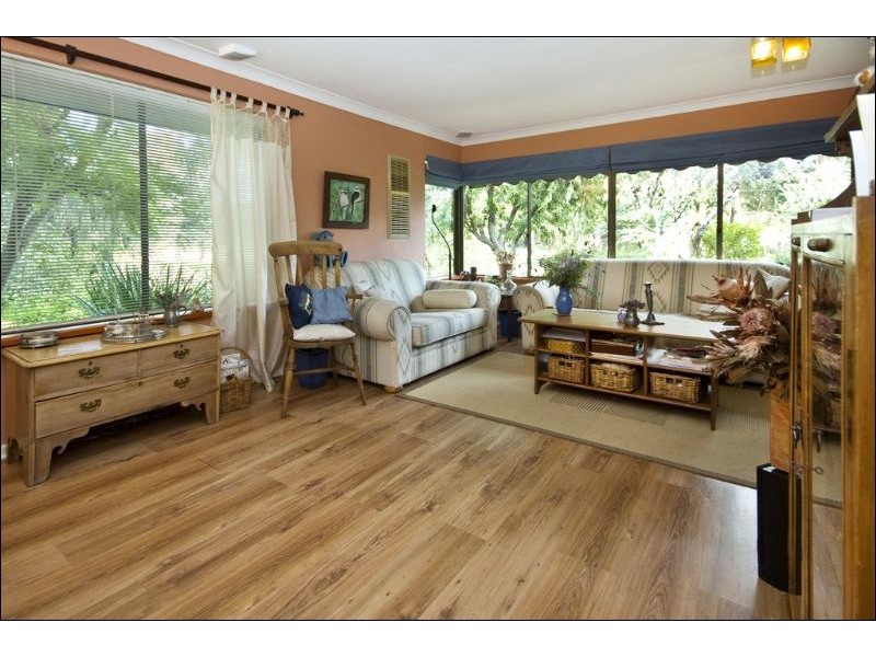 1 Booligal Street, Lesmurdie WA 6076