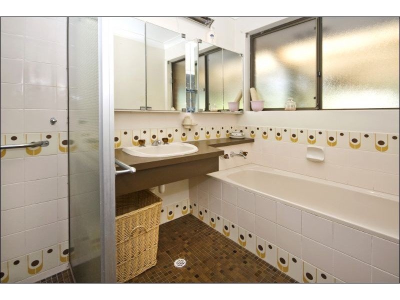 1 Booligal Street, Lesmurdie WA 6076