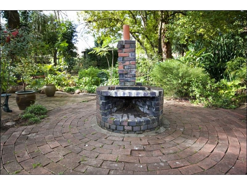 1 Booligal Street, Lesmurdie WA 6076