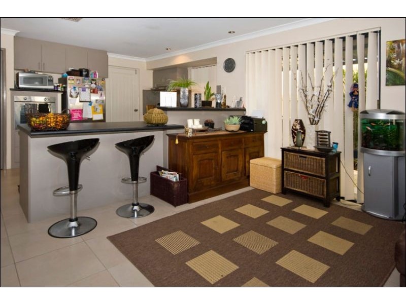 10 Coral Tree Place, Thornlie WA 6108