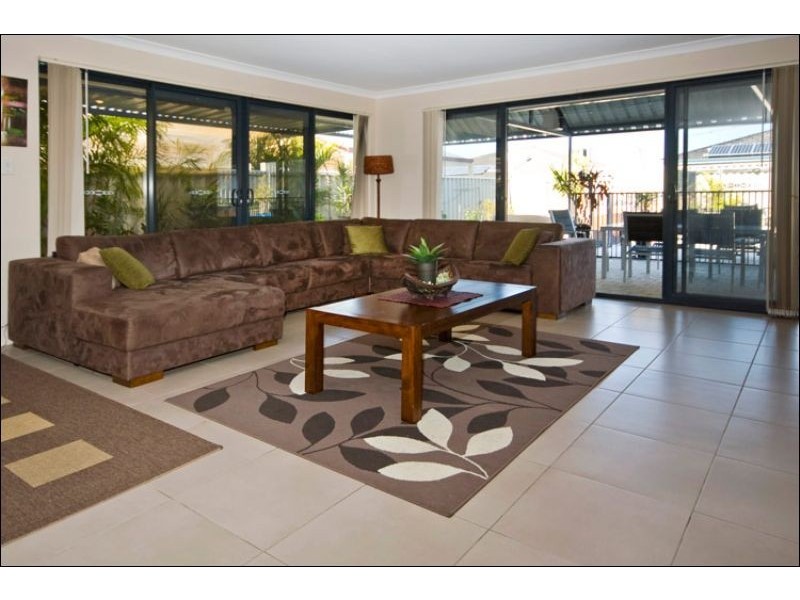 10 Coral Tree Place, Thornlie WA 6108