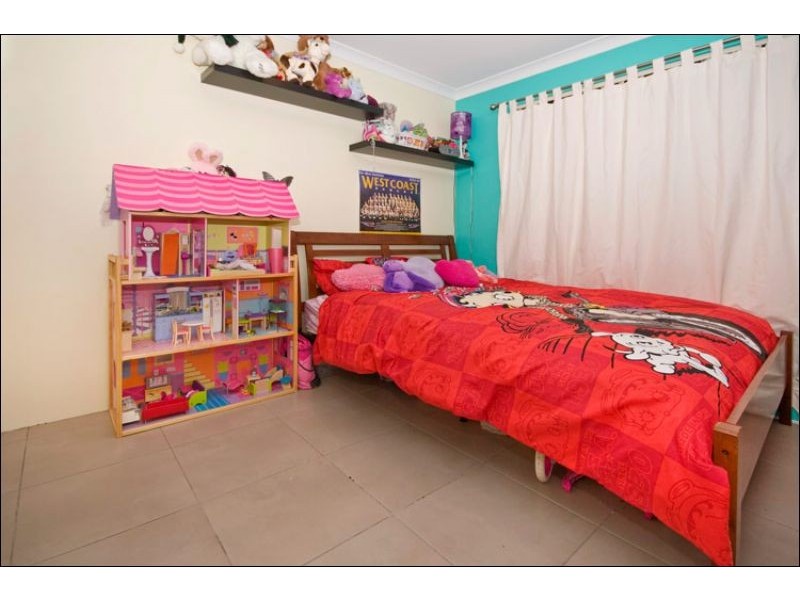10 Coral Tree Place, Thornlie WA 6108