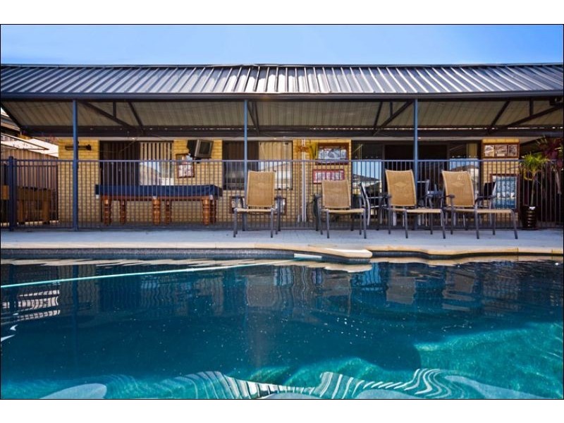 10 Coral Tree Place, Thornlie WA 6108