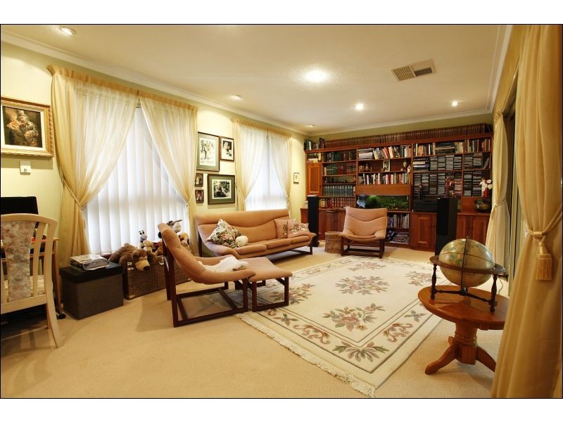 35 West Terrace, Maida Vale WA 6057