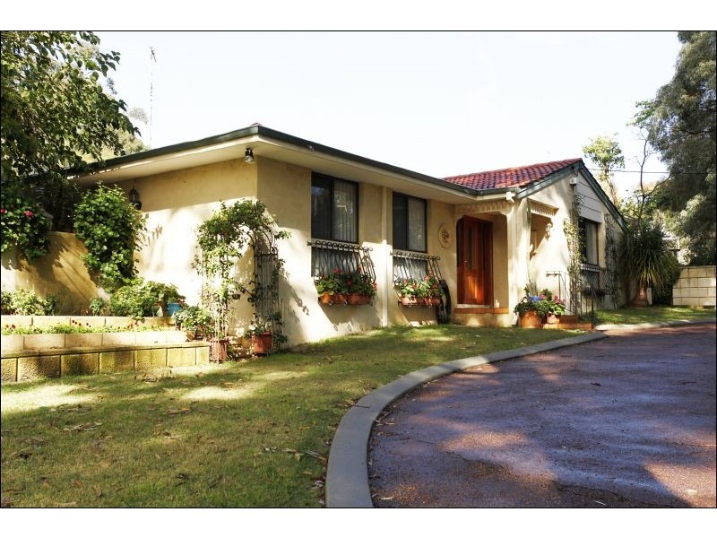 35 West Terrace, Maida Vale WA 6057