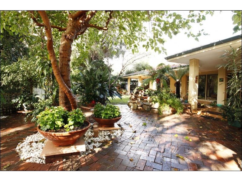 35 West Terrace, Maida Vale WA 6057