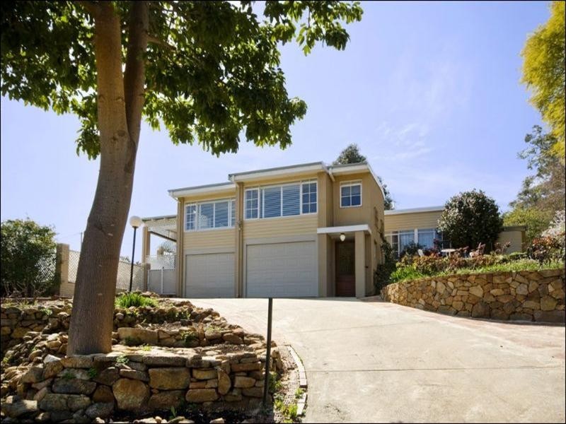 32 Watsonia Road, Gooseberry Hill WA 6076