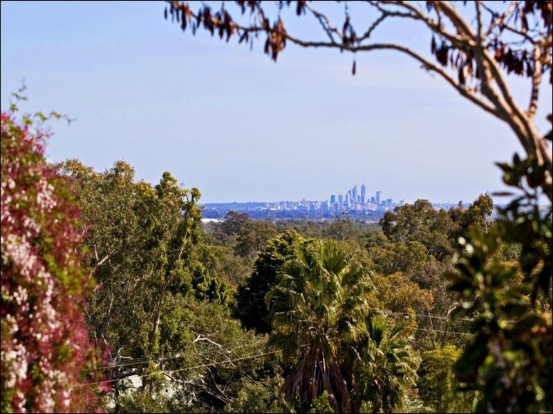 32 Watsonia Road, Gooseberry Hill WA 6076