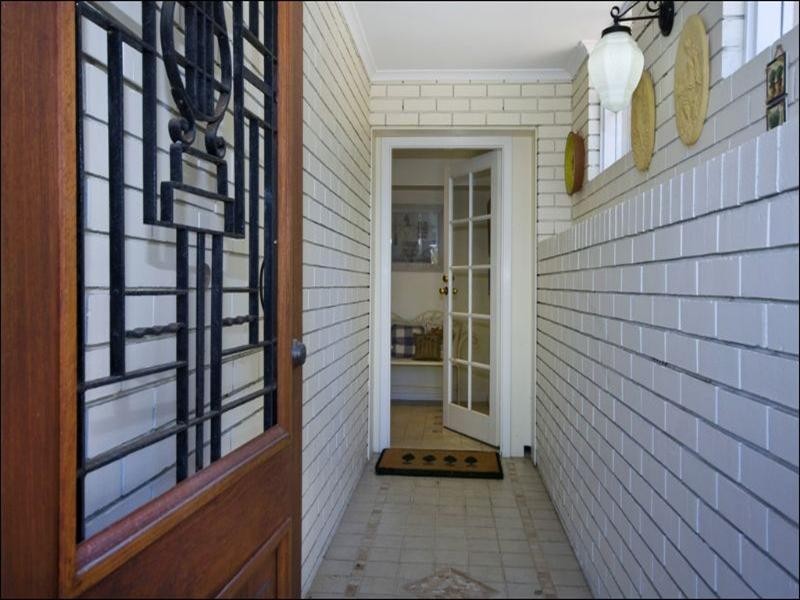 32 Watsonia Road, Gooseberry Hill WA 6076